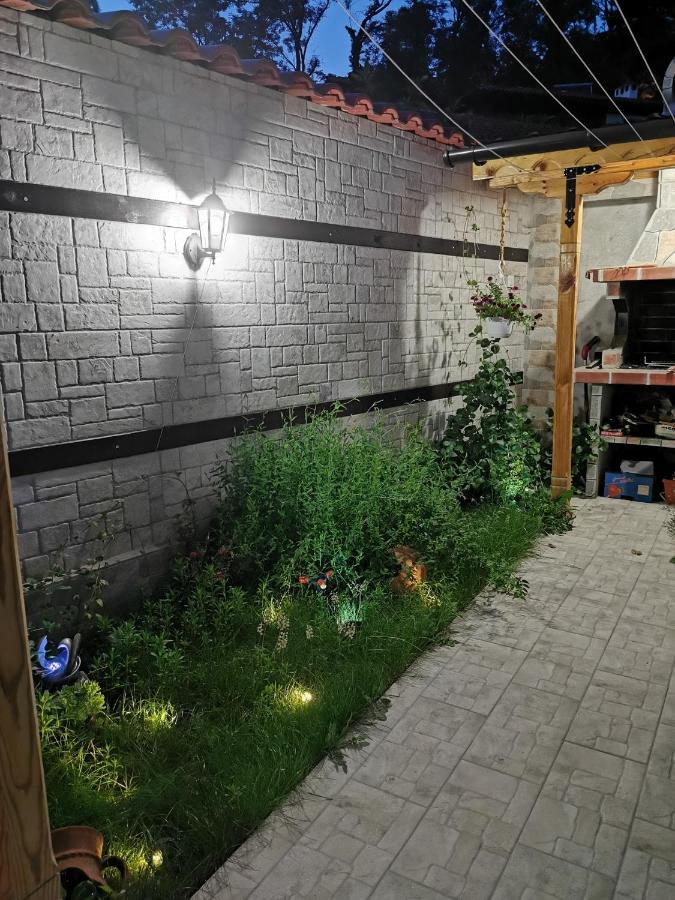 Rose Valley Guest House Kazanlak Exterior photo