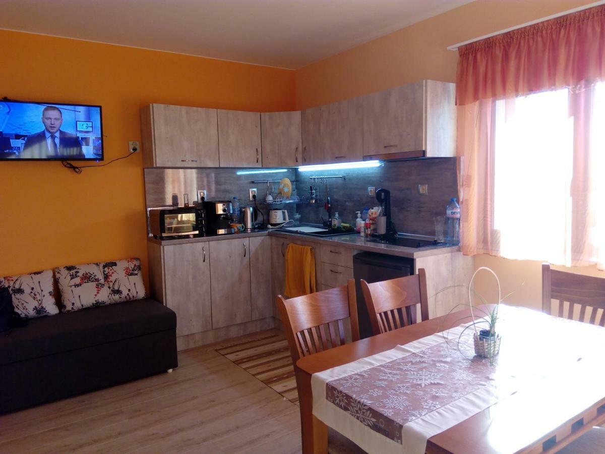 Rose Valley Guest House Kazanlak Exterior photo