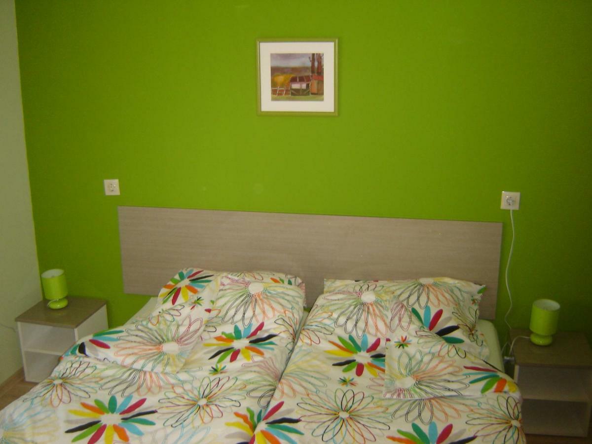 Rose Valley Guest House Kazanlak Exterior photo