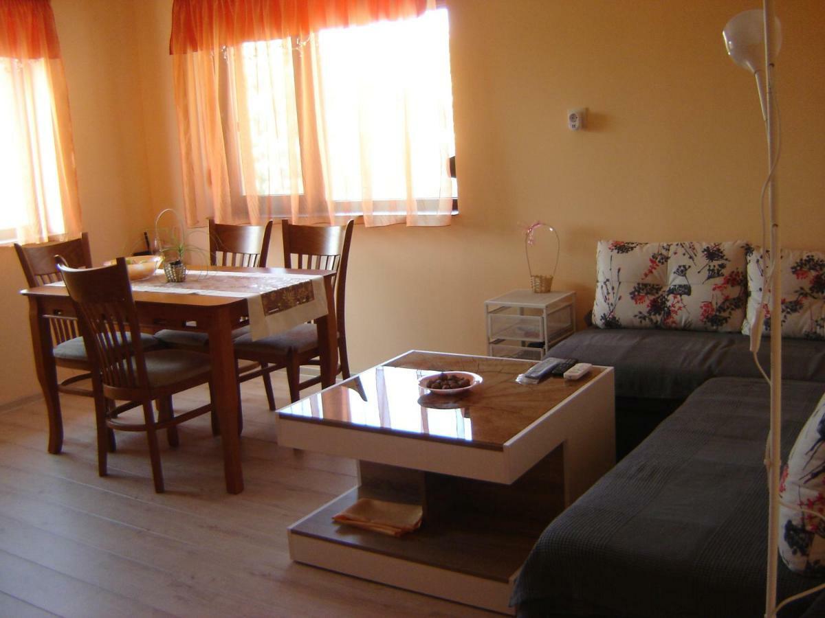 Rose Valley Guest House Kazanlak Exterior photo