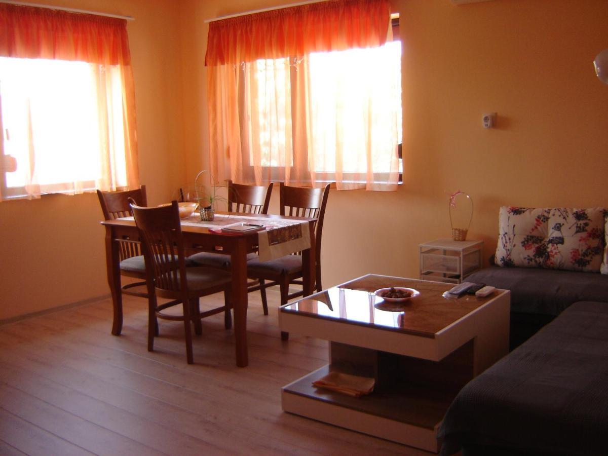 Rose Valley Guest House Kazanlak Exterior photo
