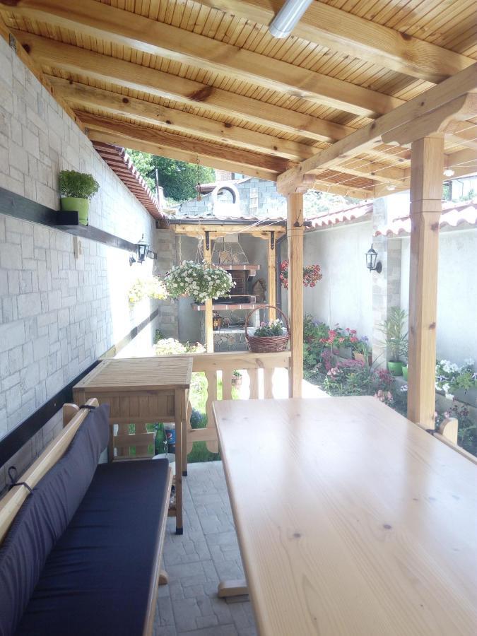 Rose Valley Guest House Kazanlak Exterior photo